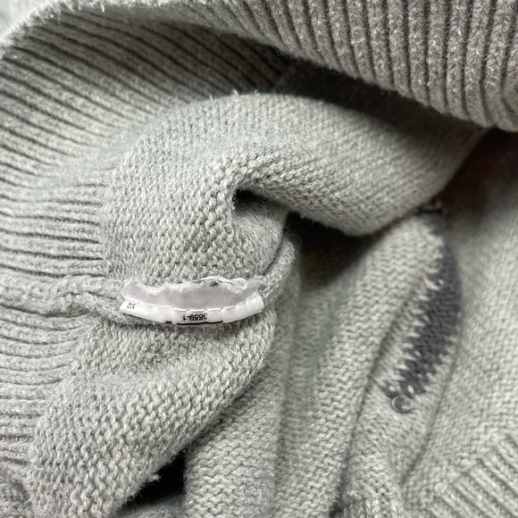 GAP KIDS: Gray, Lightning Bolt (in camo pattern) Sweater, Size XS (4-5 Y) - Picture 4 of 5